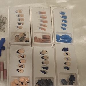 Stylish Press-On Nail Set in Blue and Nude